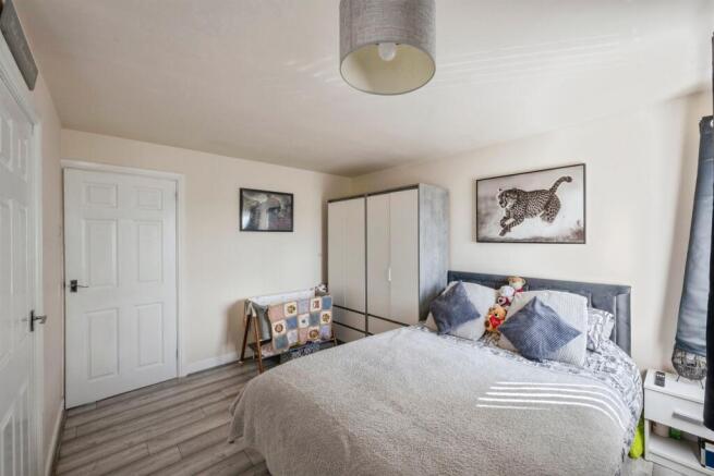 4 bed Terraced for sale Image 12