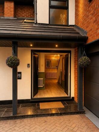 6 bed Detached for sale Image 6