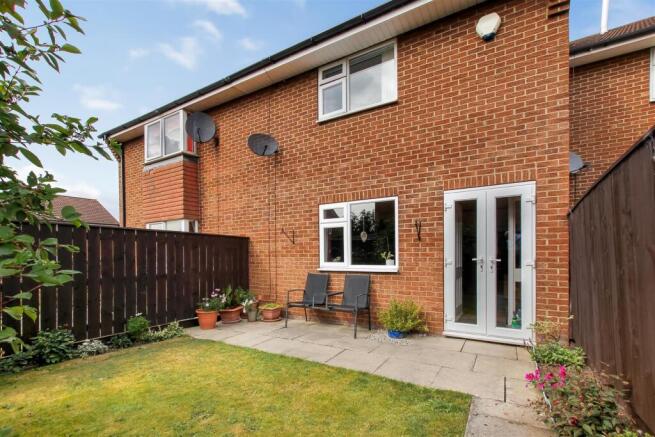 2 bed Terraced for sale Image 8