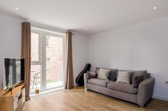 1 bed Flat to rent Image 3