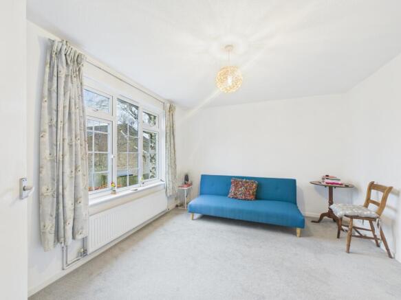 CAM04018G0-PR0416-STILL009