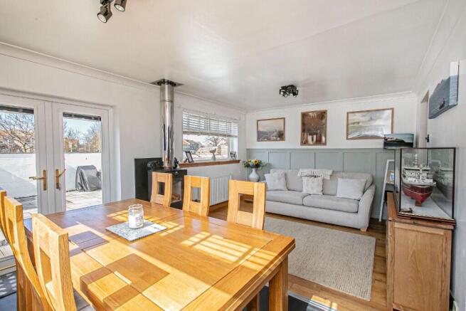 DINING FAMILY ROOM