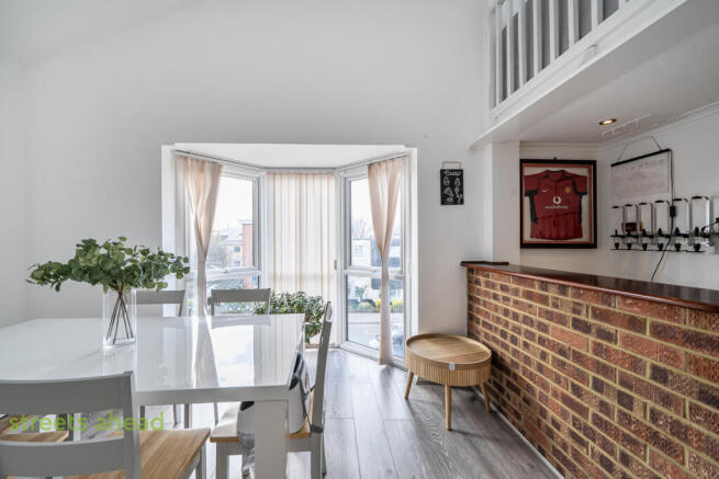 09a96042-5f96-405...