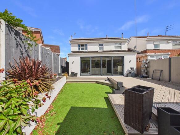 4 bed Semi-Detached for sale Image 4