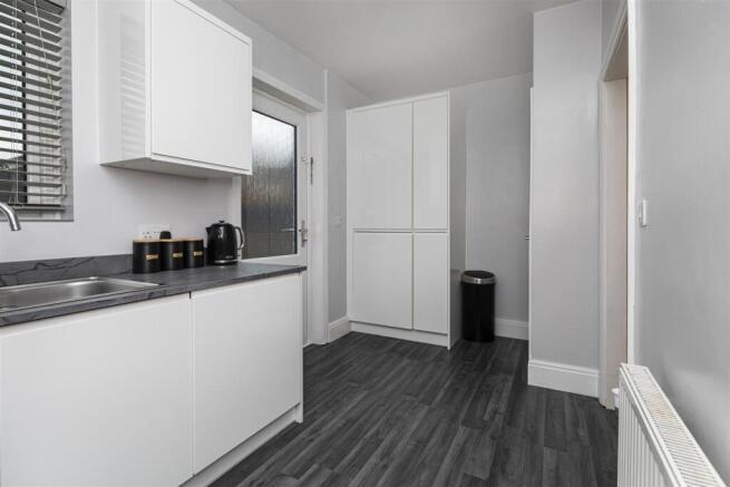 3 bed Semi-Detached for sale Image 10