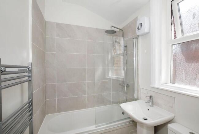 2 bed Terraced to rent Image 8