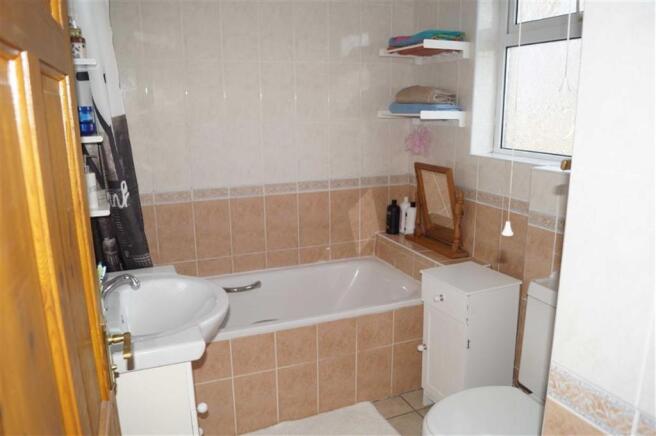 GROUND FLOOR BATHROO