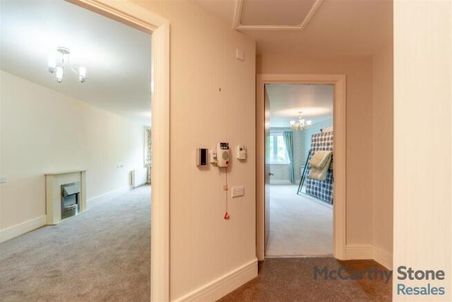 8692826-interior03.jpg
