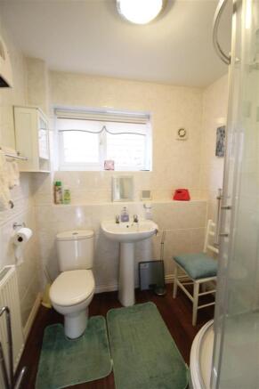 SHOWER ROOM.jpg