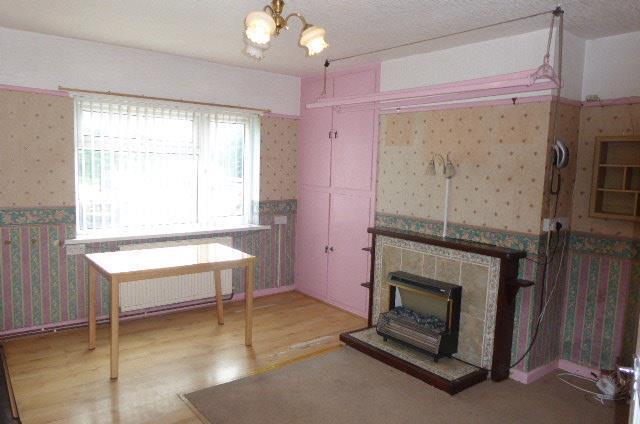 SITTING/DINING ROOM