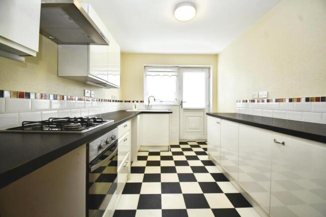 3 bed Semi-Detached Bungalow for sale Image 9