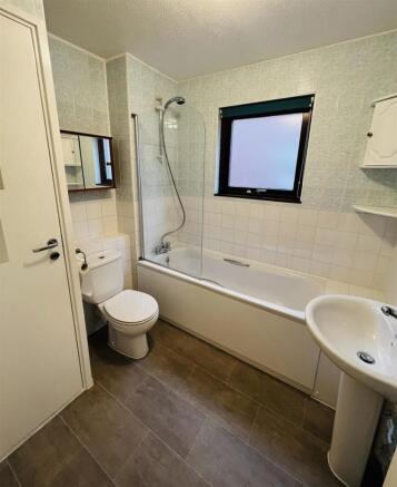 Bathroom.jpg