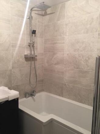 bathroom 3MC.jpg
