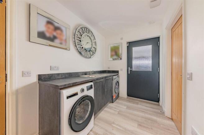 12 Mona Crescent BF-21.JPG