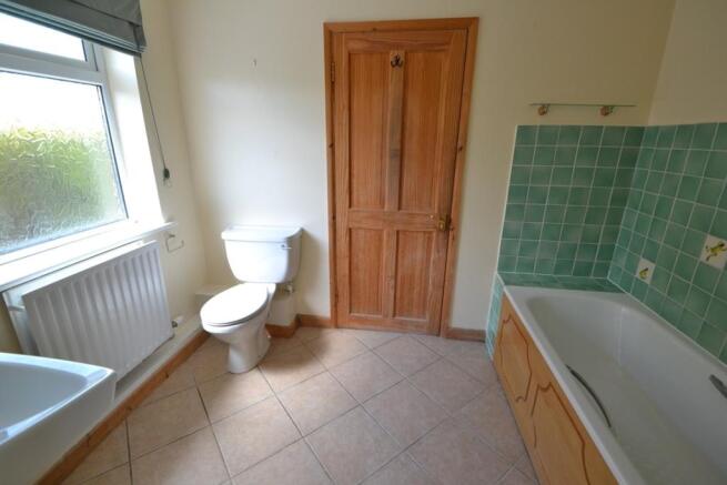 Bathroom (ground floor)