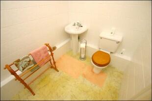 En-Suite Photo 1
