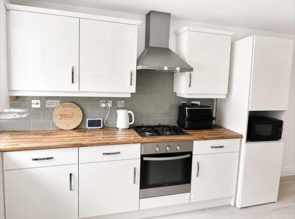 3 bed Semi-Detached for sale Image 6