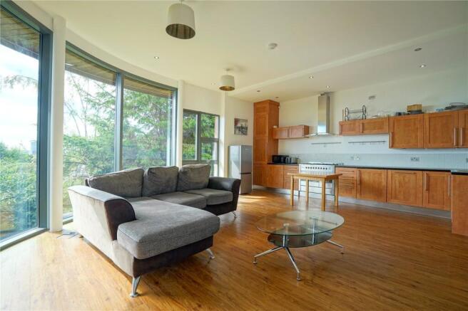 2 bed Apartment for sale Image 6