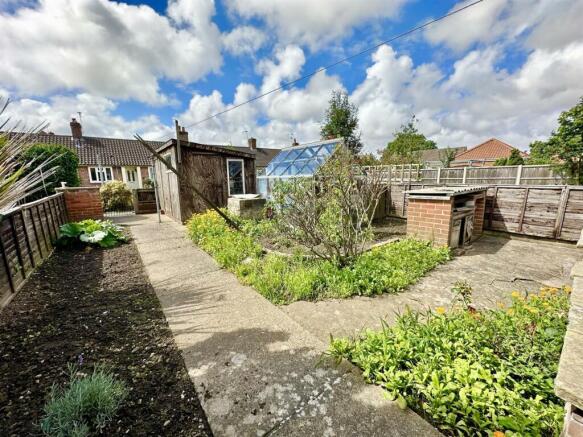 rear garden with shed.JPEG