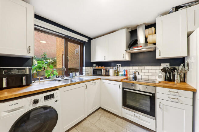 2 bed Terraced for sale Image 5