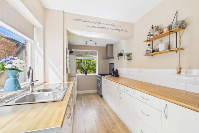3 bed Semi-Detached for sale Image 8