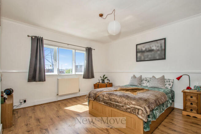 2 bed flat for sale Three Bridges Road, Crawley R