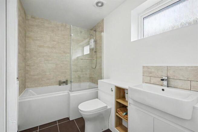 Bathroom_2.jpeg
