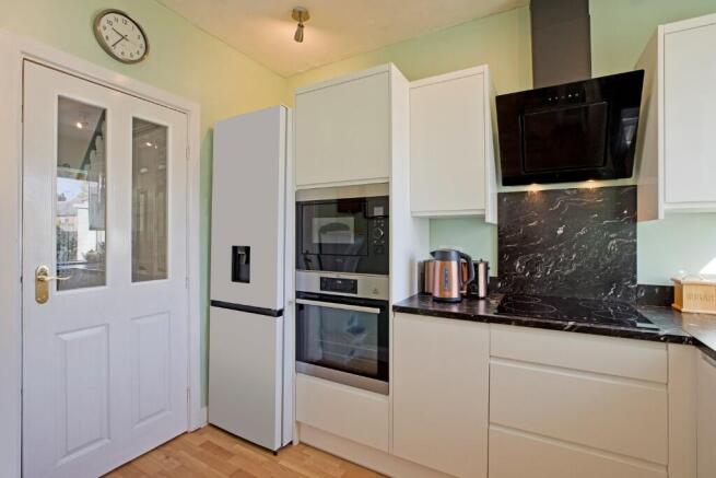 3 bed Semi-Detached for sale Image 7