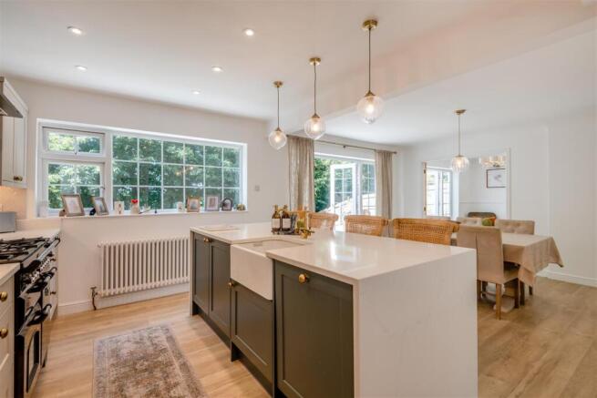 8697407-interior08.jpg