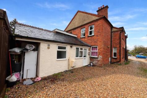 Fleet Road, Fleet, Hampshire, GU51