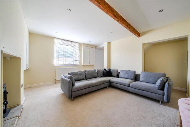 4 bed Detached for sale Image 8