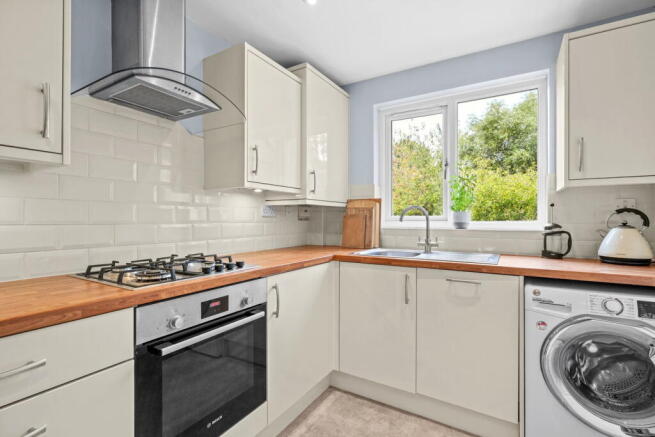 Cropton Rise, Emerson Valley, Milton Keynes, MK4 2GG photo 4