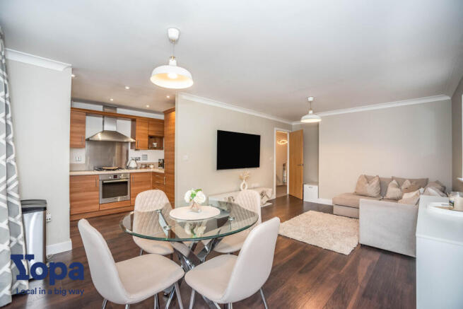 Lounge / Kitchen