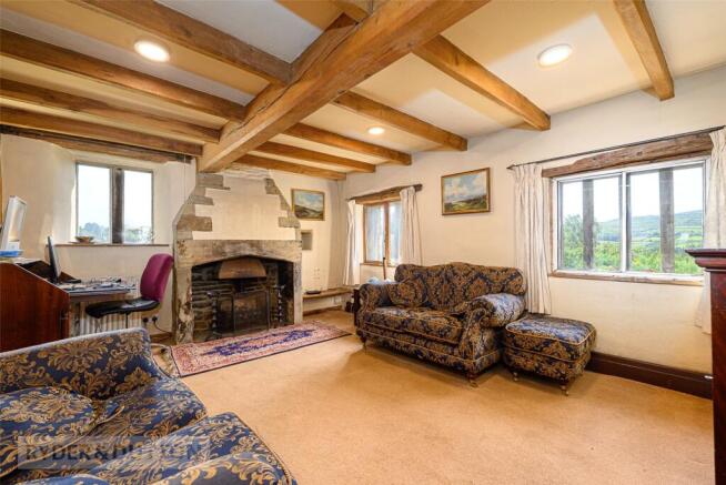 5 bed Detached for sale Image 6