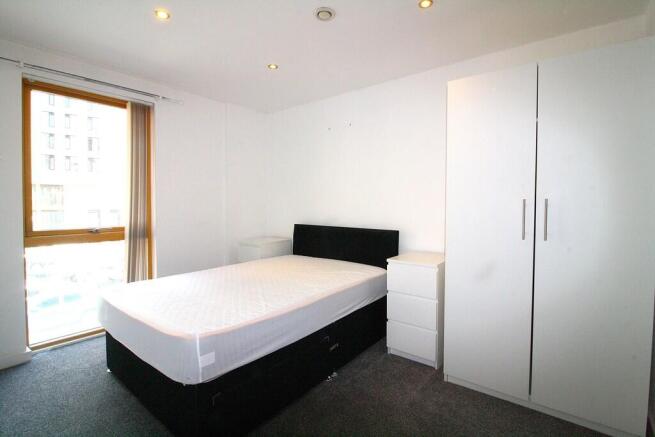 2 bed Apartment to rent Image 5