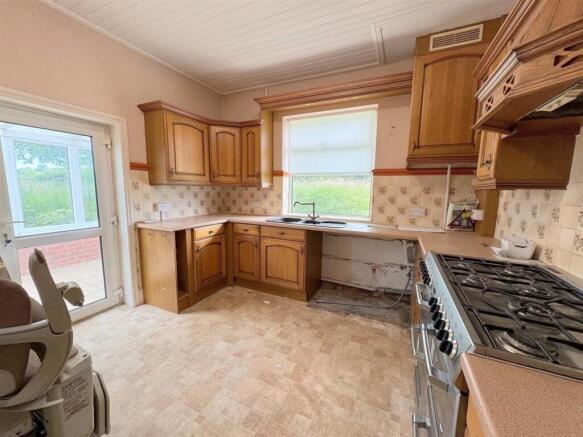Stanways Lane, Biddulph Moor photo 4