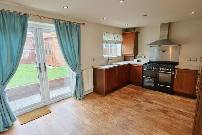 Diner/Kitchen