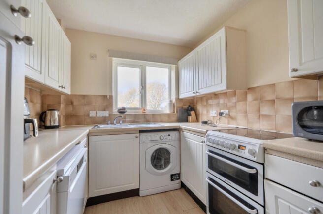 1434985-15-69c425...