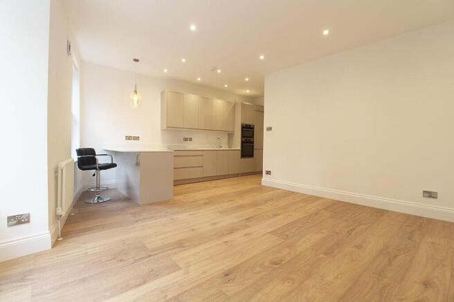 2 bed Apartment for sale Image 6