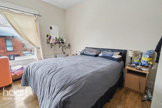 3 bed Terraced for sale Image 9