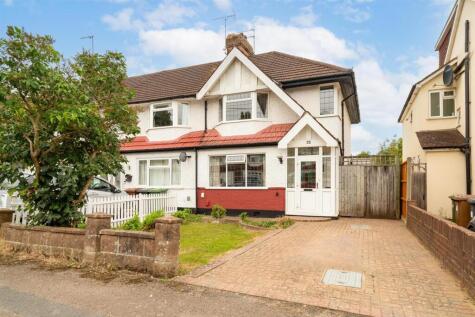 Whitehouse Avenue, Borehamwood