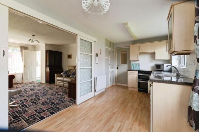 3 bed Semi-Detached for sale Image 5