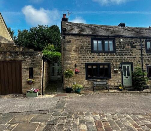 2 bed Character Property for sale in guiseley
