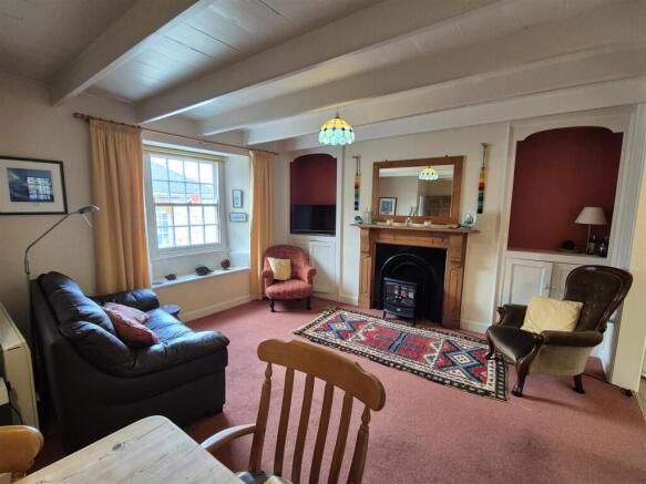 Living room 2.jpg