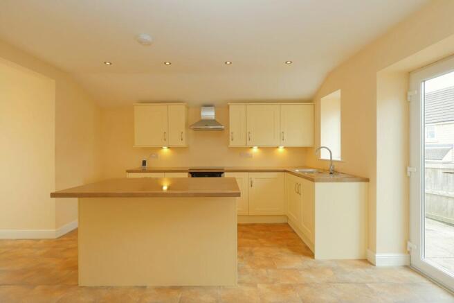 3 bed House for sale Image 4