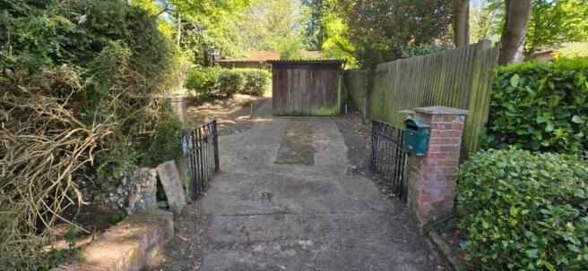 Retreat, Rhododendron Avenue, Culverstone Meopham DA13 0TT