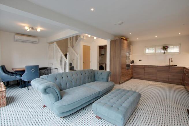 LIVING ROOM KITCHEN