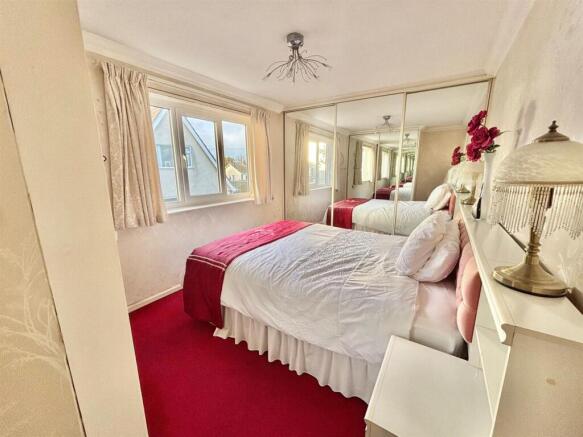 3 bed Semi-Detached Bungalow for sale Image 10