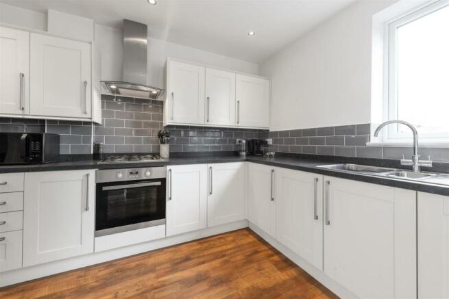 158 Wagon Lane, Solihull, B92 7PA_23.jpg