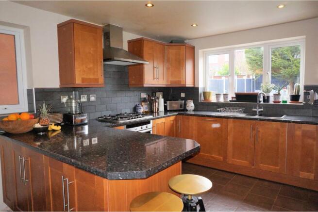 Kitchen / Breakfast